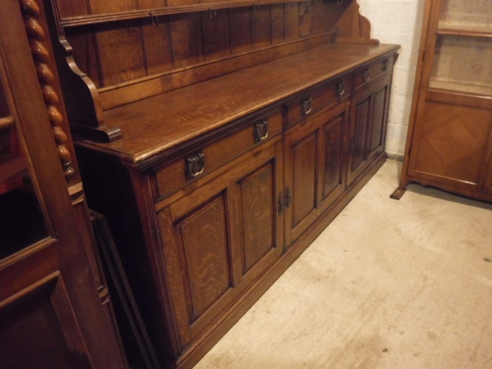 Good early 20th century solid oak dresser View II