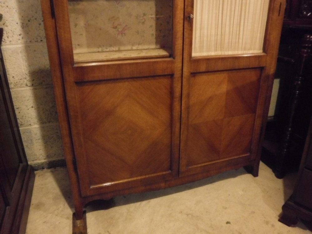 Early 20th century walnut 2 door cabinet View III