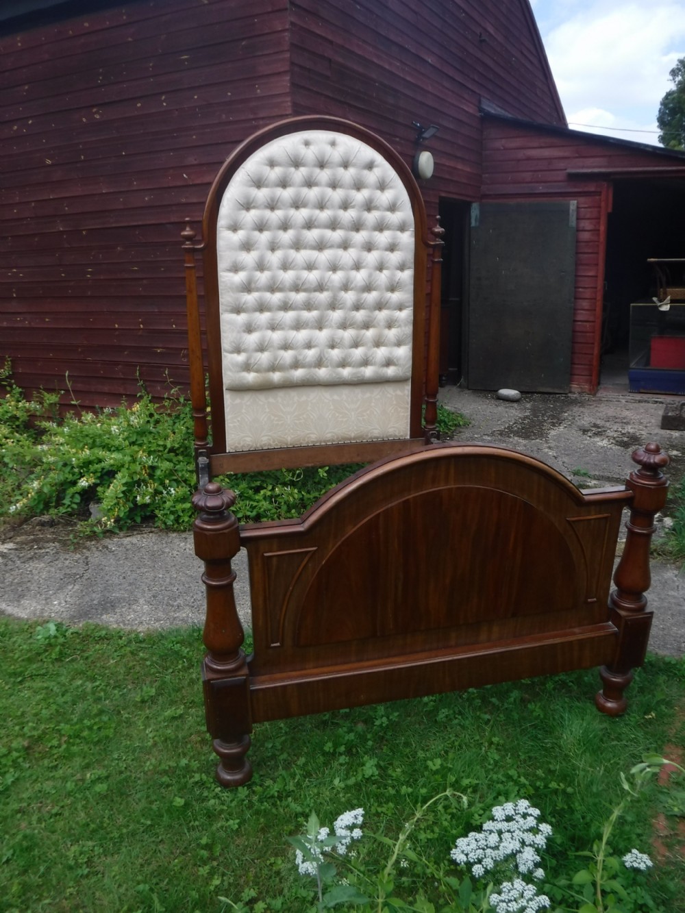 Victorian mahogany double bed View VIII