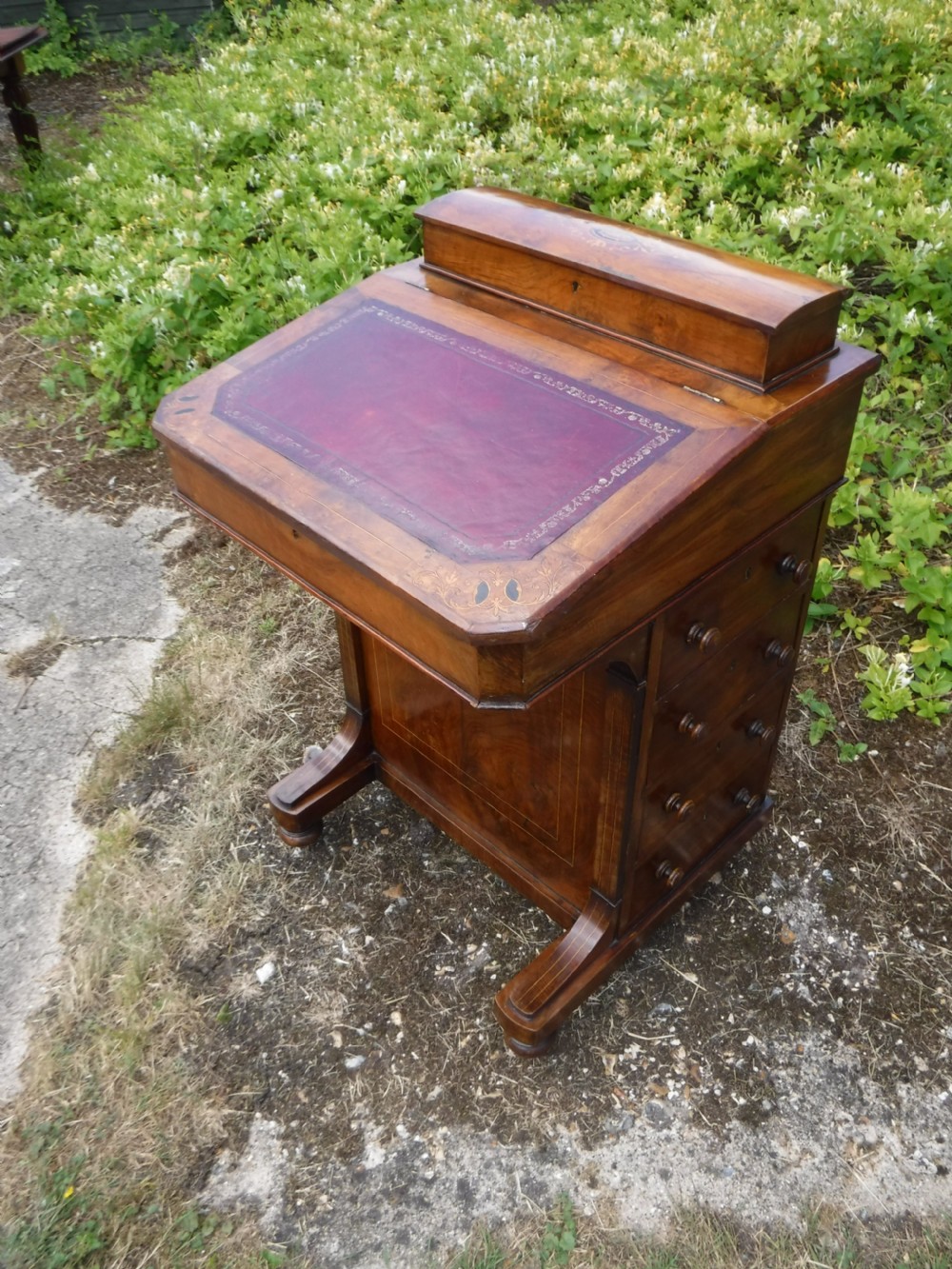 Victorian inlaid walnut 4 drawer davenport writing desk View II