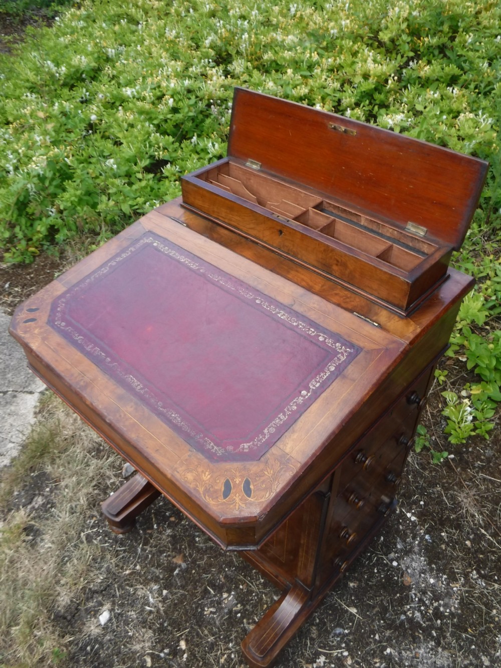 Victorian inlaid walnut 4 drawer davenport writing desk View VI