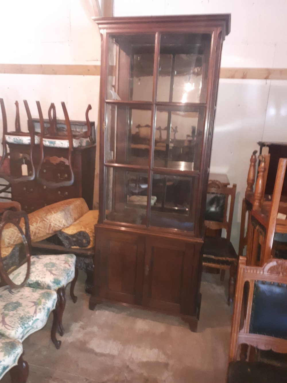 Good 19th display cabinet View II