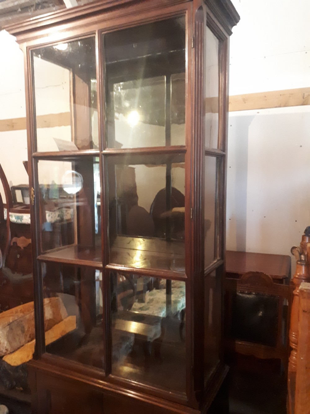 Good 19th display cabinet View IV