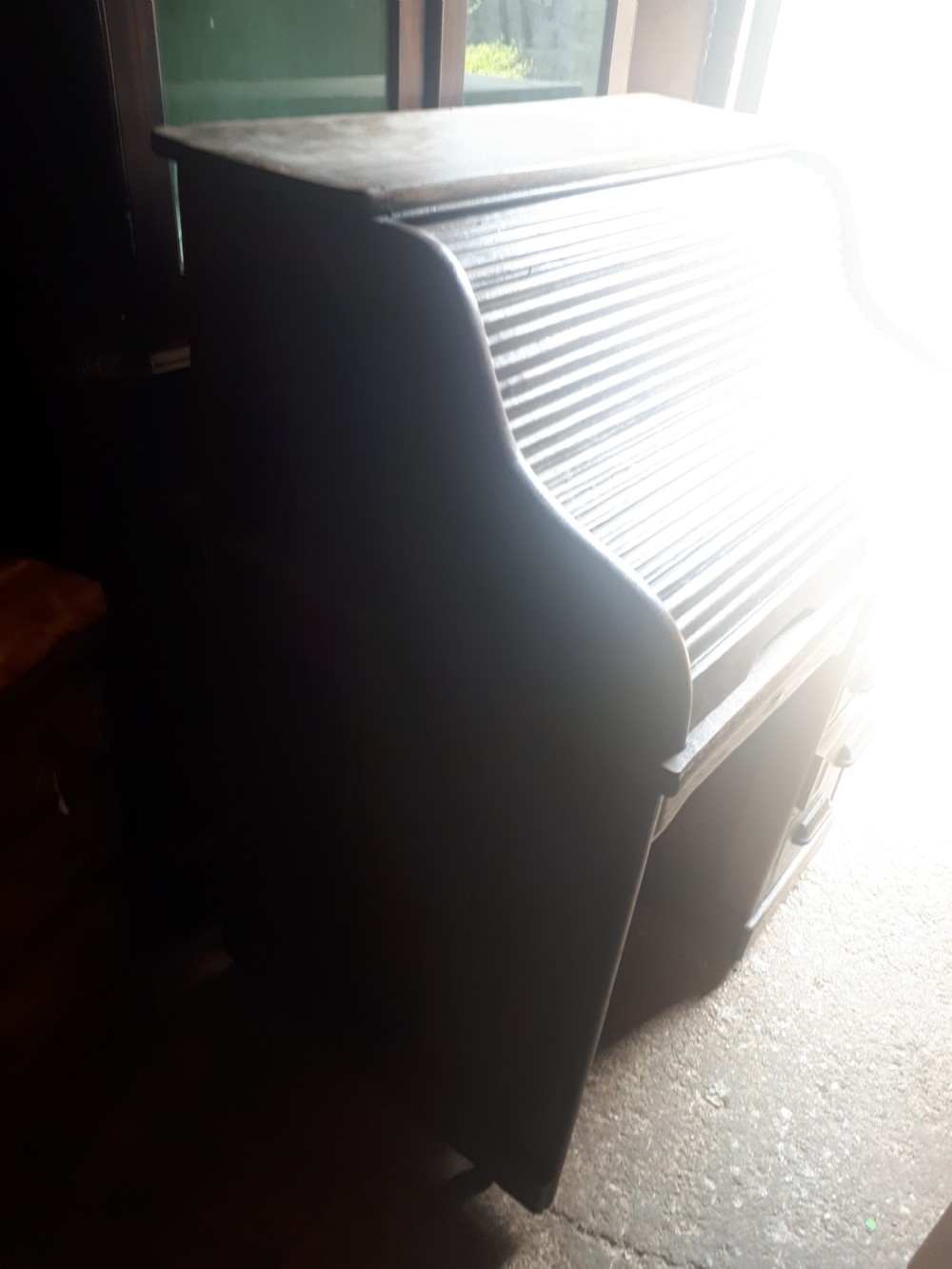 Single pedestal roll top desk View III