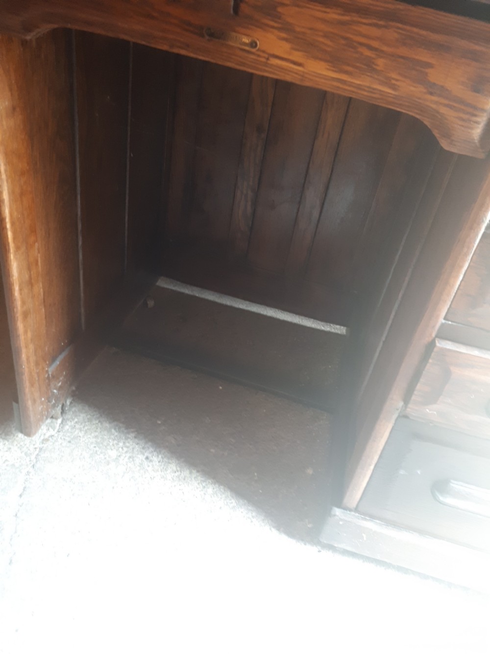 Single pedestal roll top desk View IV