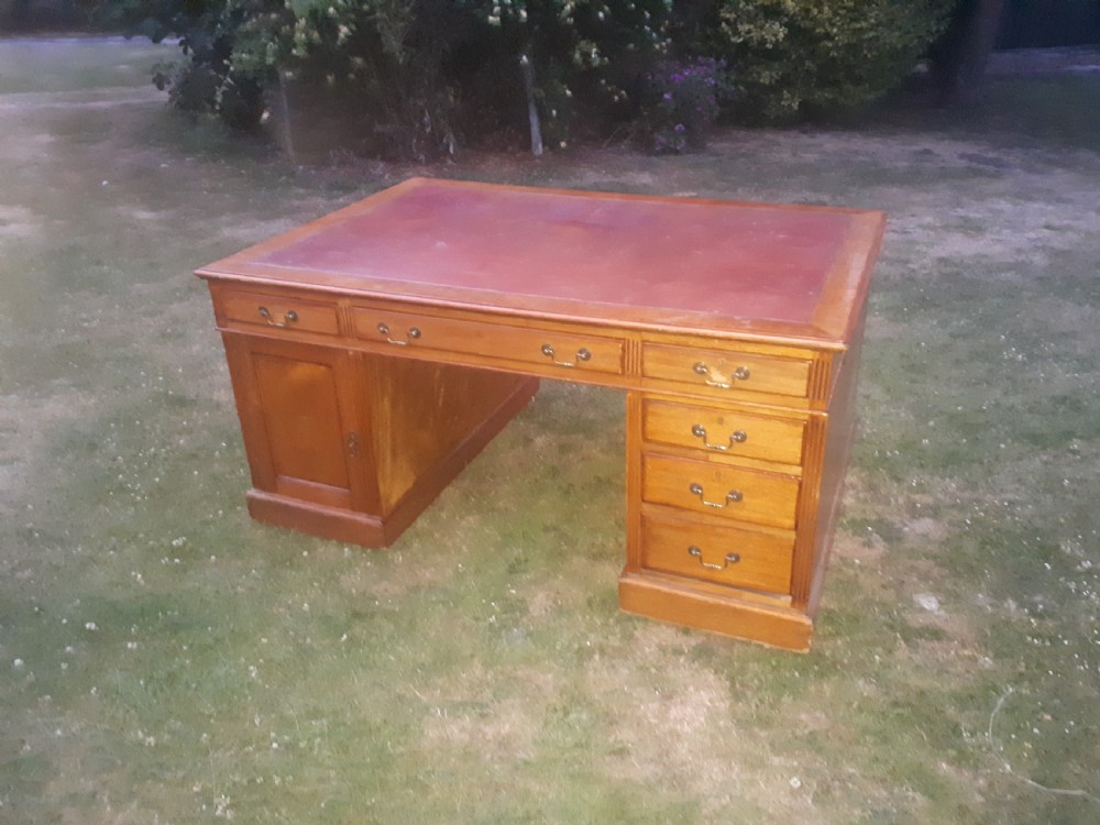 Early 20th century mahogany partners desk