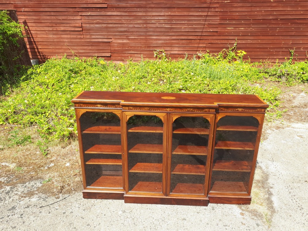 Good quality inlaid mahogany bookcase 