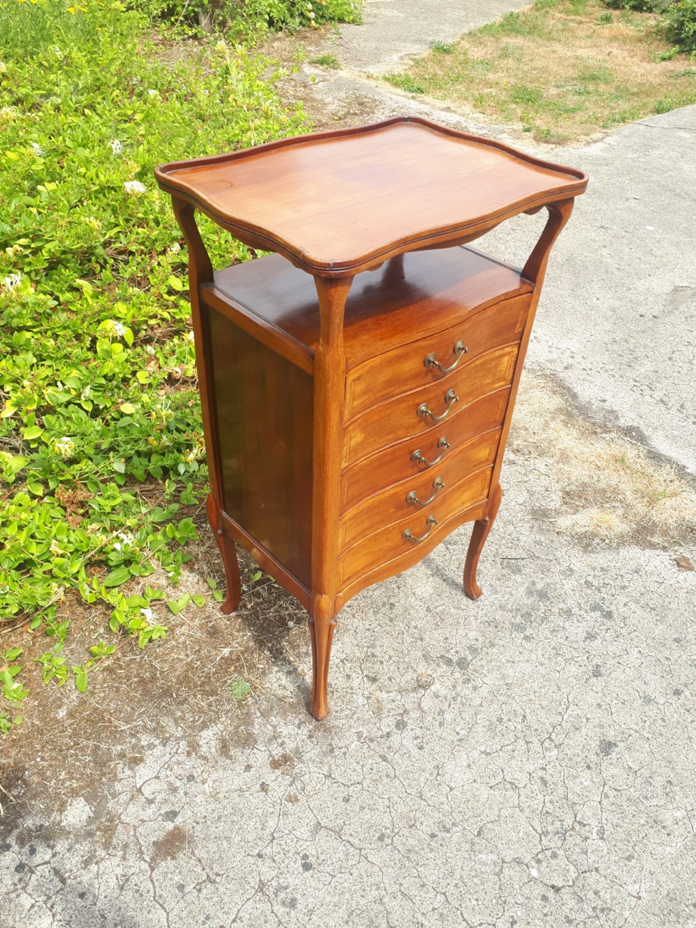 Edwardian inlaid mahogany music cabinet View IV