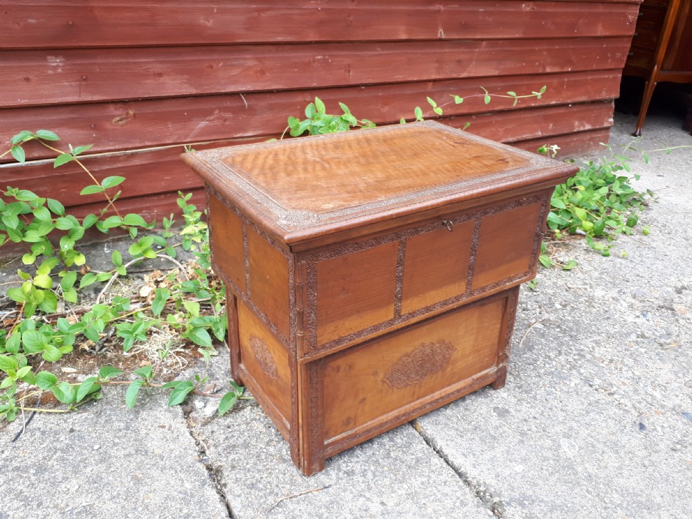 Eastern scribes writing box