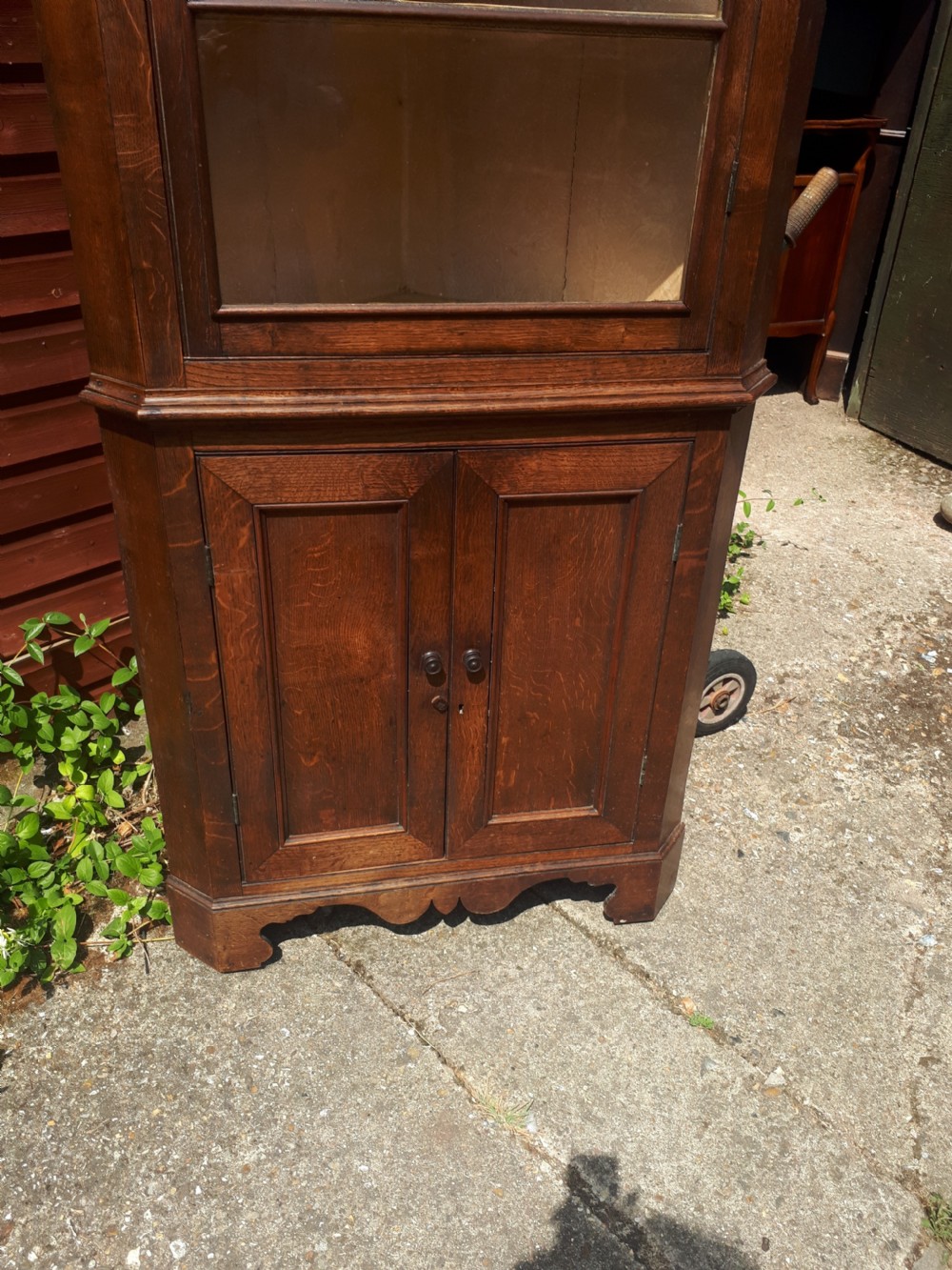 Welsh oak corner cabinet View III