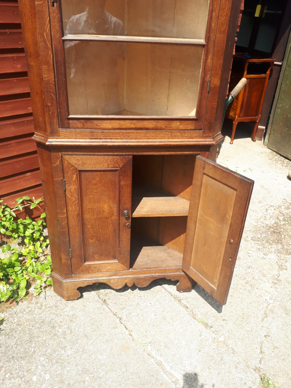Welsh oak corner cabinet View IV