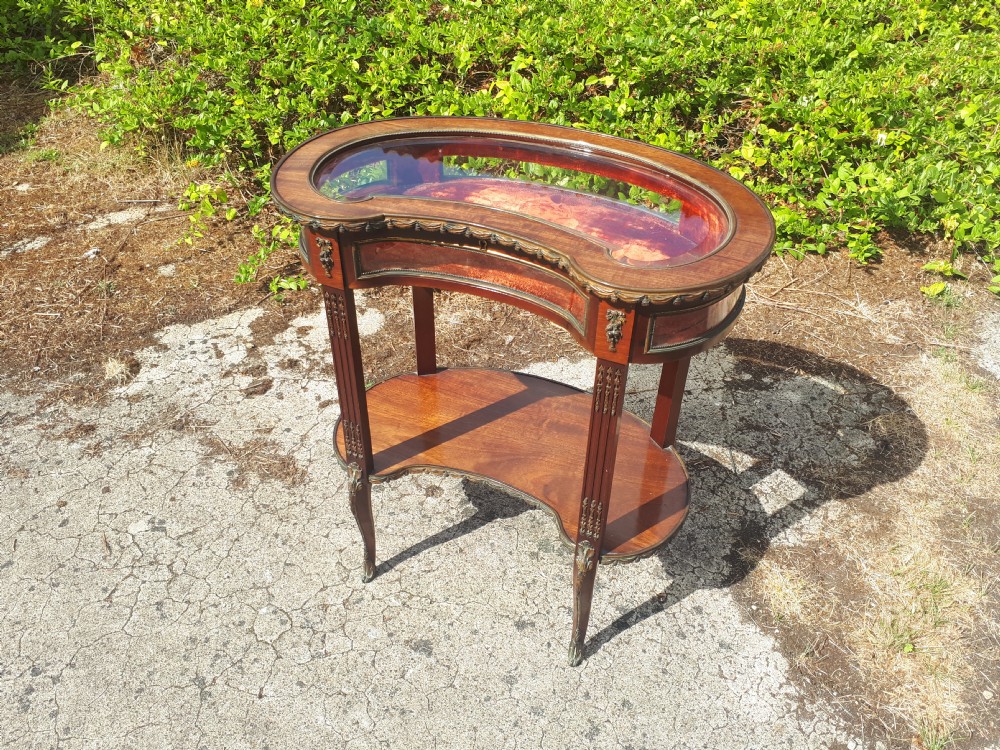 Good late 19th century bijoutiere gilt metal mounted display table View VI