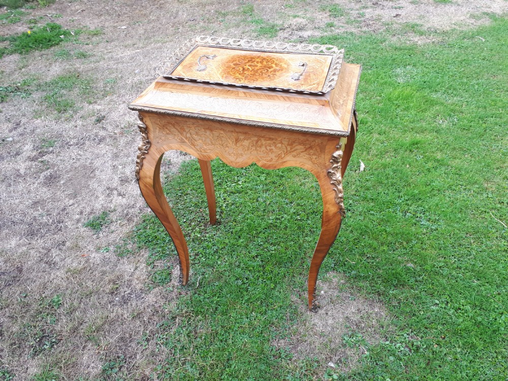 Late 19th century inlaid jardinere plant stand View V