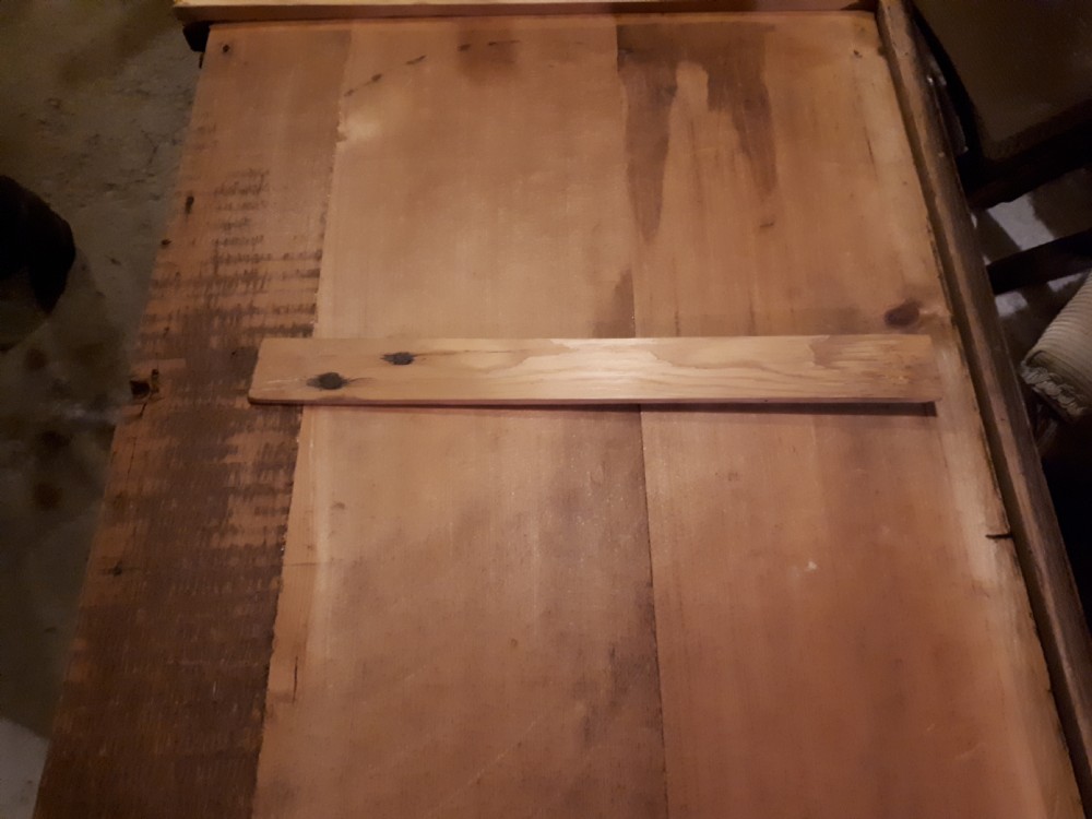 Early Victorian Welsh oak press cupboard  View V