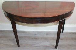 GEORGIAN MAHOGANY SIDE TABLE