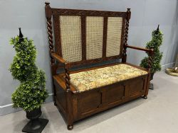 LIBERTY OAK SETTLE