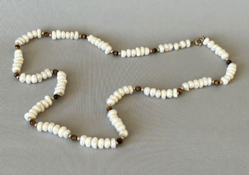 A Gorgeous 9ct Gold Freshwater Pearl and Tiger's Eye Necklace