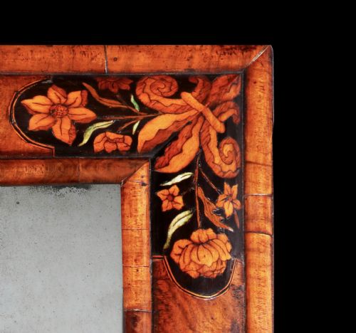 17TH CENTURY WILLIAM AND MARY FIGURED WALNUT MARQUETRY CUSHION MIRROR - ADDITIONAL PHOTO 1