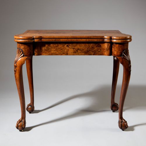 GEORGE II FIGURED WALNUT CARD TABLE ON CABRIOLE LEGS IN THE MANNER OF BENJAMIN - ADDITIONAL PHOTO 2