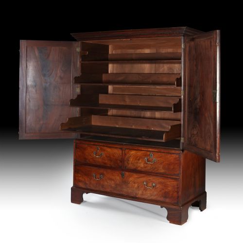 GEORGE III MAHOGANY LINEN PRESS WARDROBE - ADDITIONAL PHOTO 1
