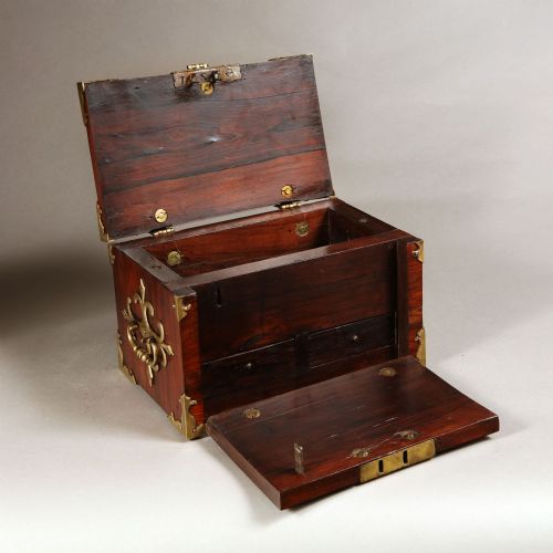 17TH CENTURY WILLIAM AND MARY KINGWOOD STRONGBOX WITH GILT BRASS - ADDITIONAL PHOTO 3