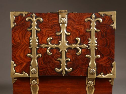17TH CENTURY WILLIAM AND MARY KINGWOOD STRONGBOX WITH GILT BRASS - ADDITIONAL PHOTO 4