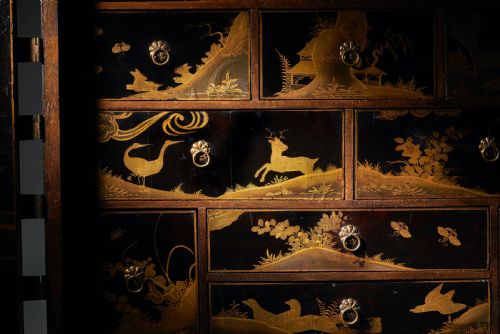 CHARLES II JAPANNED CABINET RAISED ON A CONTEMPORARY STAND - ADDITIONAL PHOTO 6