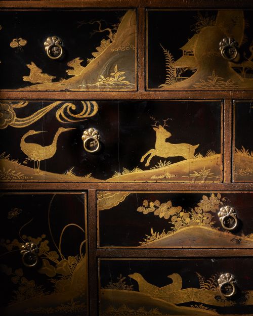 CHARLES II JAPANNED CABINET RAISED ON A CONTEMPORARY STAND - ADDITIONAL PHOTO 7