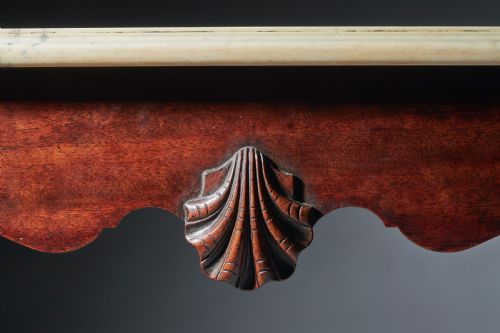 A DELIGHTFUL MID 18TH CENTURY IRISH MAHOGANY CONSOLE TABLE OF SMALL PROPORTIONS 29 CIRCA 17501760 - ADDITIONAL PHOTO 7