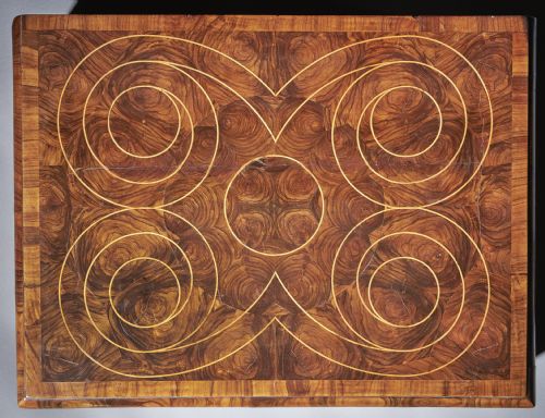 A SUPERB 17TH CENTURY OLIVE OYSTER LACE BOX FROM THE REIGN OF KING CHARLES II CIRCA 167585 - ADDITIONAL PHOTO 2