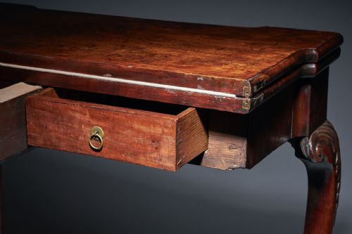 A FINE IRISH MID 18TH CENTURY CARVED MAHOGANY CONSOLE CARD TABLE - ADDITIONAL PHOTO 4