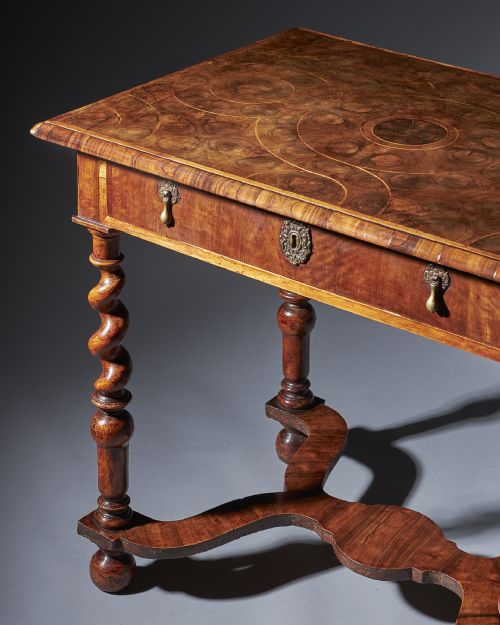 17TH CENTURY OLIVE OYSTER TABLE - ADDITIONAL PHOTO 3