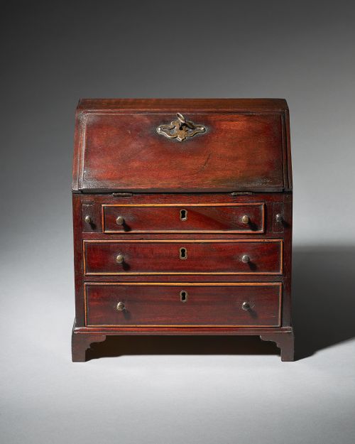 18TH CENTURY GEORGE II MAHOGANY MINIATURE BUREAU - ADDITIONAL PHOTO 1
