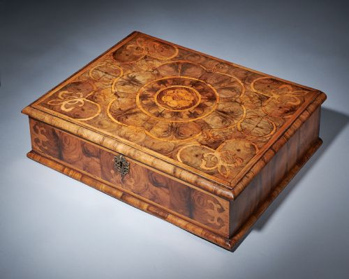 an exceptional blond olive oyster lacebox of large scale from the reign of charles ii circa 16751685 - CATEGORY: ANTIQUE BOXES - DATED 17TH CENTURY