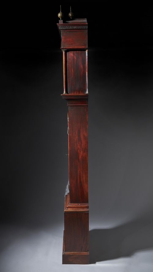 A FINE 18TH CENTURY GEORGE III PERIOD MAHOGANY LONGCASE CLOCK OF EXCELLENT COLOUR PATINATION AND PROPORTIONS CIRCA 17801790 - ADDITIONAL PHOTO 4