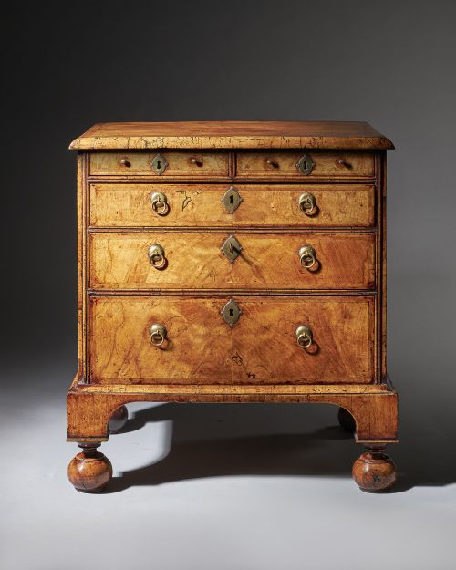 an extremely rare 18th century george i walnut chest of small proportions on ball and bracket feet - CATEGORY: ANTIQUE CHEST OF DRAWERS - DATED 18TH CENTURY