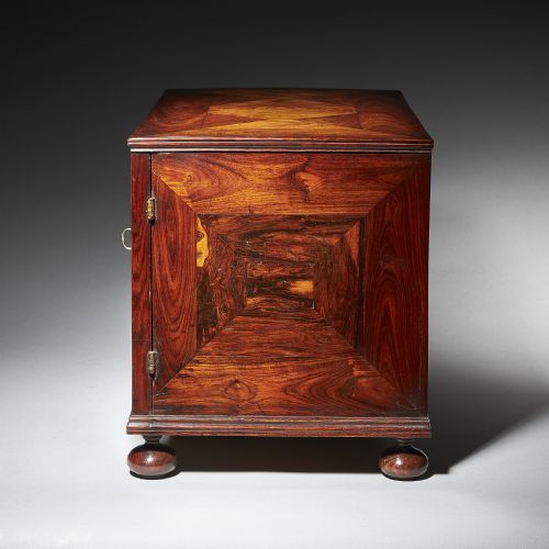 EXTREMELY RARE AND FINE MINIATURE KINGWOOD TABLE CABINET FROM THE REIGN OF CHARLES - ADDITIONAL PHOTO 4
