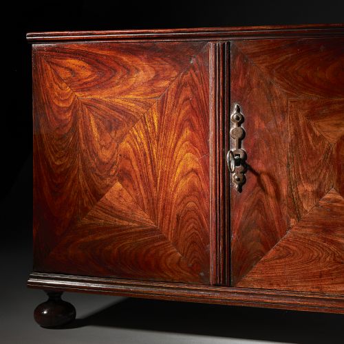 EXTREMELY RARE AND FINE MINIATURE KINGWOOD TABLE CABINET FROM THE REIGN OF CHARLES - ADDITIONAL PHOTO 10