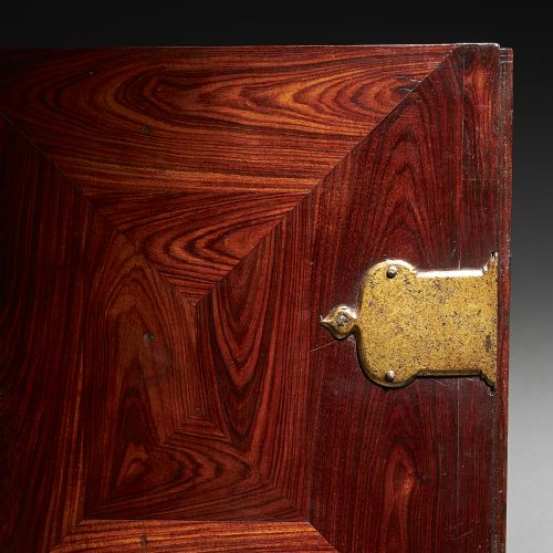 EXTREMELY RARE AND FINE MINIATURE KINGWOOD TABLE CABINET FROM THE REIGN OF CHARLES - ADDITIONAL PHOTO 14
