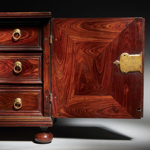 EXTREMELY RARE AND FINE MINIATURE KINGWOOD TABLE CABINET FROM THE REIGN OF CHARLES - ADDITIONAL PHOTO 15