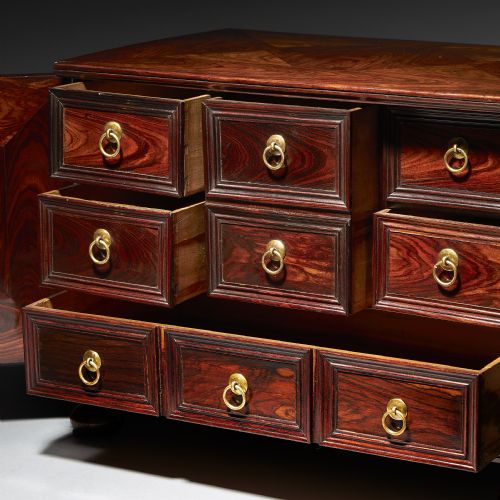 EXTREMELY RARE AND FINE MINIATURE KINGWOOD TABLE CABINET FROM THE REIGN OF CHARLES - ADDITIONAL PHOTO 18