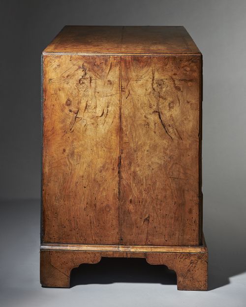 GEORGE II BURRBURL WALNUT CADDY TOPPED CHEST WITH FIRM ATTRIBUTION TO GILES GRENDEY CIRCA 17301740 - ADDITIONAL PHOTO 7