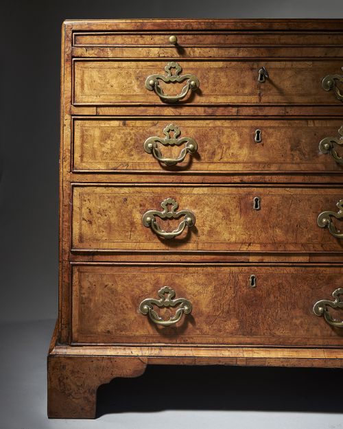 GEORGE II BURRBURL WALNUT CADDY TOPPED CHEST WITH FIRM ATTRIBUTION TO GILES GRENDEY CIRCA 17301740 - ADDITIONAL PHOTO 8