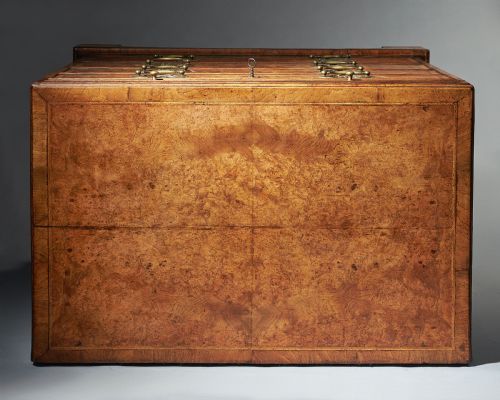 GEORGE II BURRBURL WALNUT CADDY TOPPED CHEST WITH FIRM ATTRIBUTION TO GILES GRENDEY CIRCA 17301740 - ADDITIONAL PHOTO 10