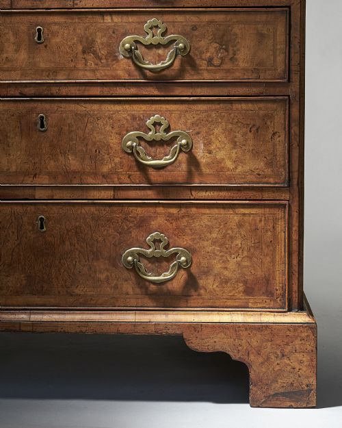 GEORGE II BURRBURL WALNUT CADDY TOPPED CHEST WITH FIRM ATTRIBUTION TO GILES GRENDEY CIRCA 17301740 - ADDITIONAL PHOTO 12