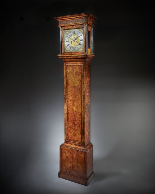 A FINE 18THCENTURY QUEEN ANNE BURR WALNUT EIGHTDAY LONGCASE CLOCK BY CHRISTOPHER GOULD - ADDITIONAL PHOTO 1