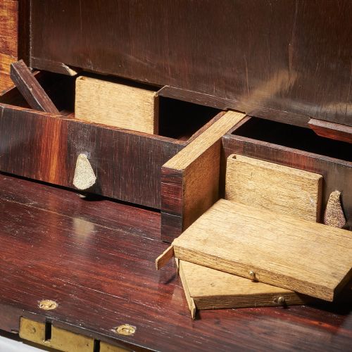 17TH CENTURY WILLIAM AND MARY PERIOD KINGWOOD OYSTER STRONGBOX OR COFFRE FORT - ADDITIONAL PHOTO 8
