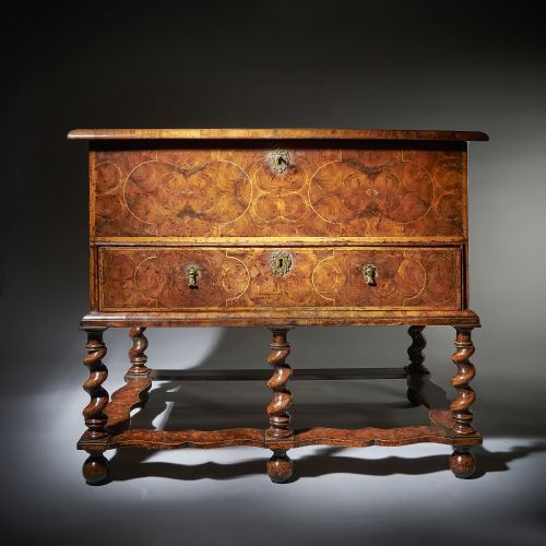 A FINE AND EXTREMELY RARE 17TH CENTURY WILLIAM AND MARY BAROQUE OLIVE OYSTER CHEST ON STAND OR TABLE BOX CIRCA 16751690 - ADDITIONAL PHOTO 1