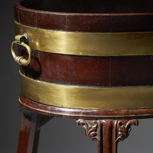 A LARGE GEORGE III 18TH CENTURY MAHOGANY WINE COOLER CELLARETTE OR JARDINIRE - ADDITIONAL PHOTO 1