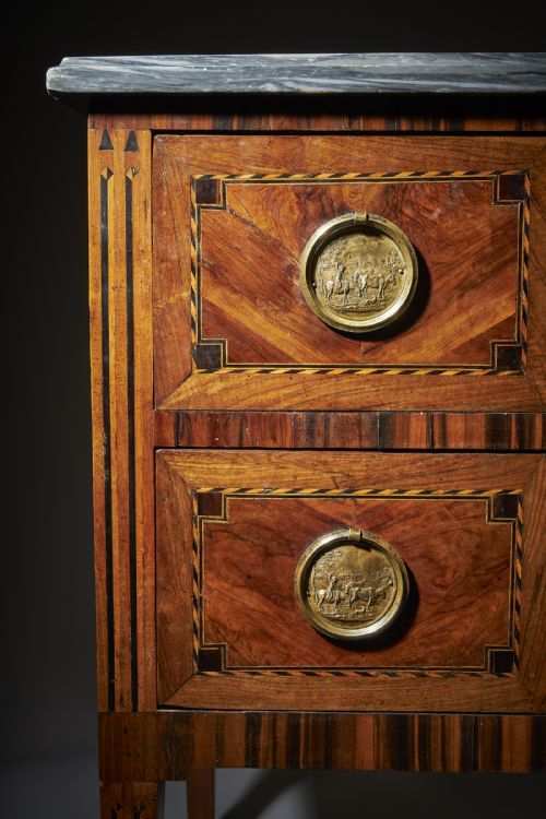 A FINE 18TH CENTURY ITALIAN WALNUT AND CALAMANDER PARQUETRY COMMODE - ADDITIONAL PHOTO 4